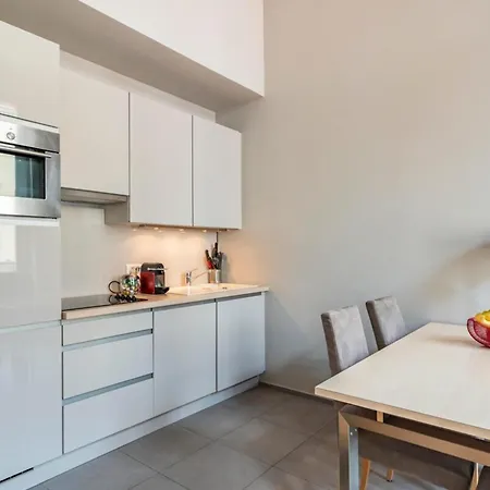 Beautiful 2 Bedroom In The Heart Of *