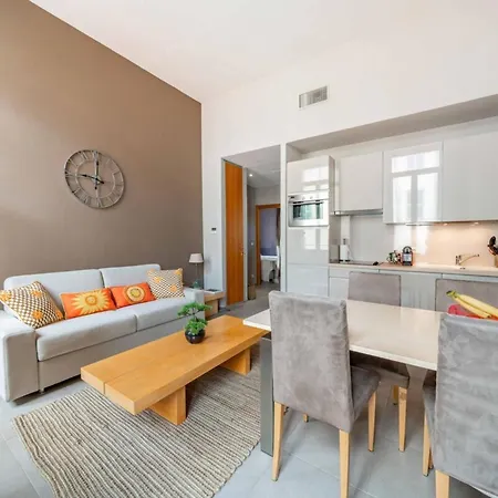 Beautiful 2 Bedroom In The Heart Of Lägenhet Cannes