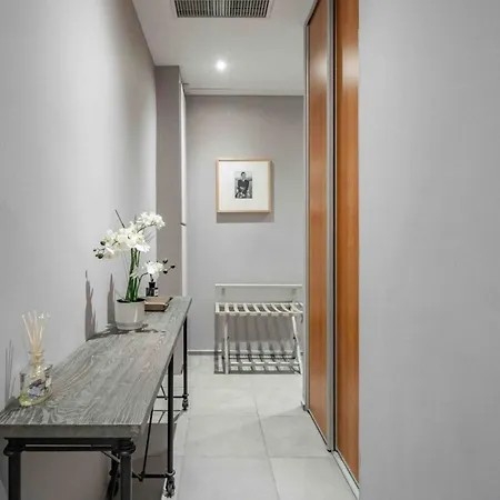 Beautiful 2 Bedroom In The Heart Of Cannes