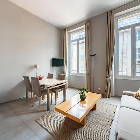 Apartamento Beautiful 2 Bedroom In The Heart Of